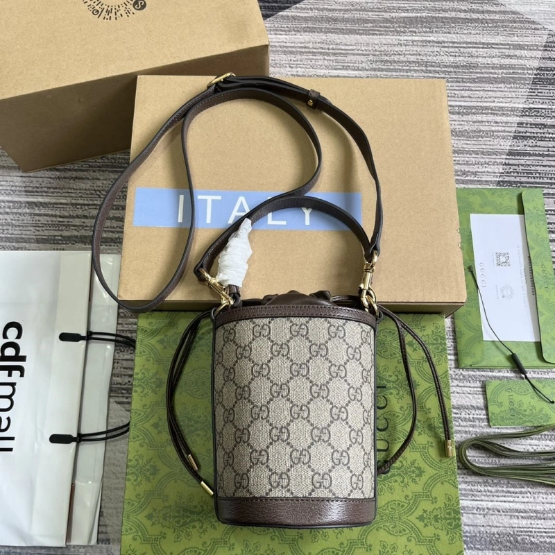 Gvc*1 bucket bags 4011-0003