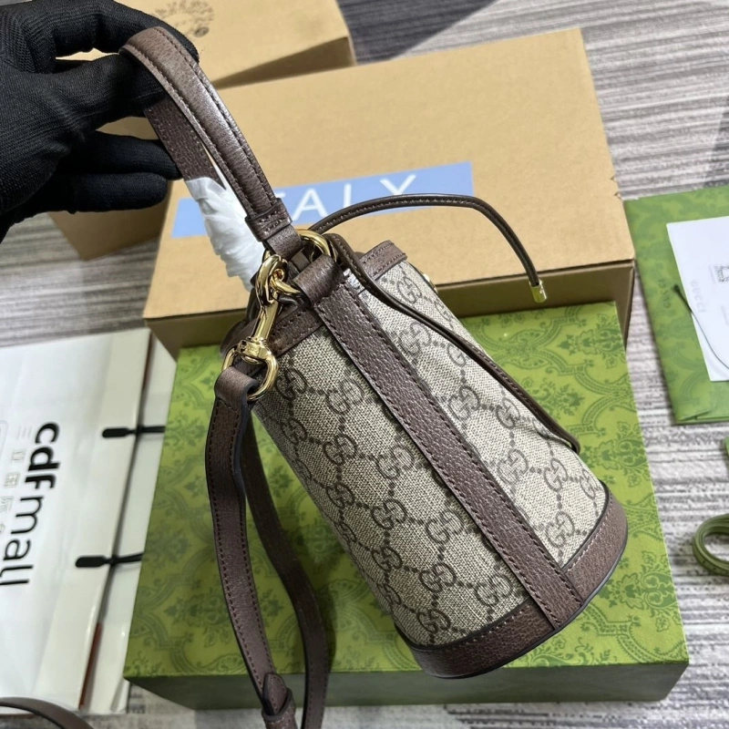 Gvc*1 bucket bags 4011-0003