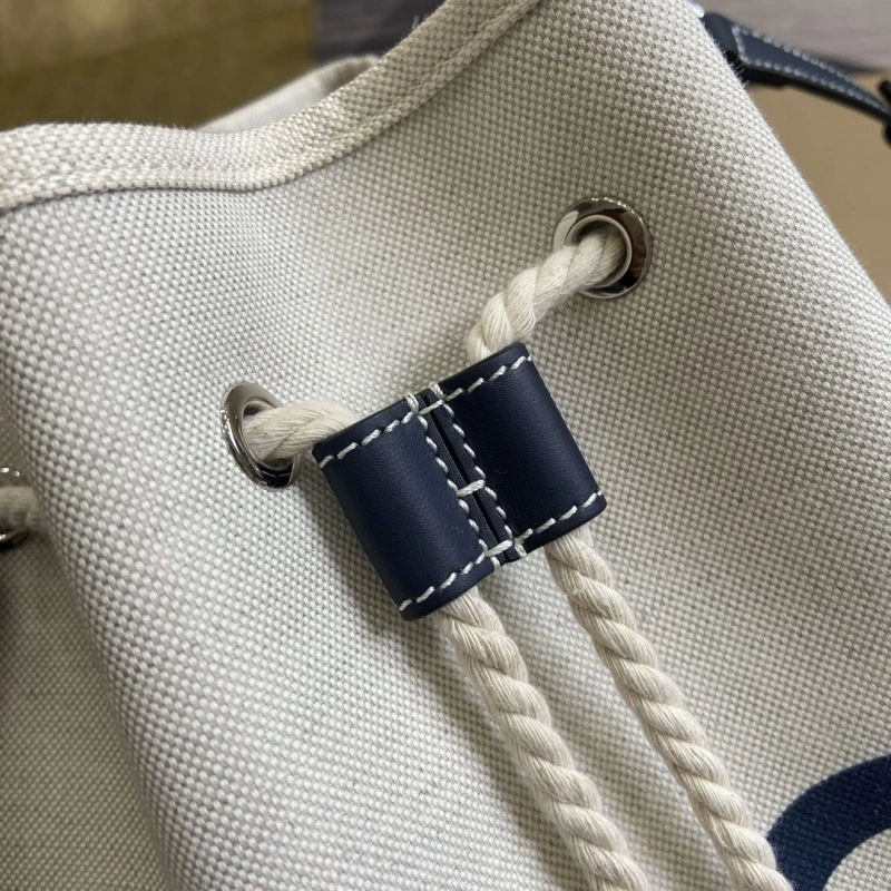 Gvc*1 bucket bags 4011i-0020