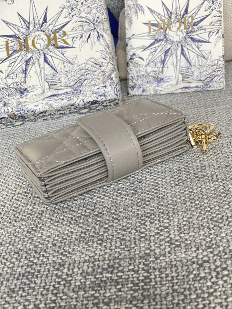 Ch**el wallets 4016a-0856