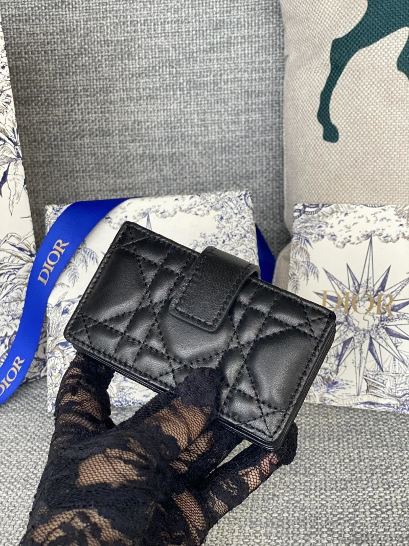 Ch**el wallets 4016a-0858