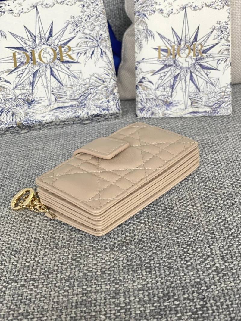 Ch**el wallets 4016a-0860