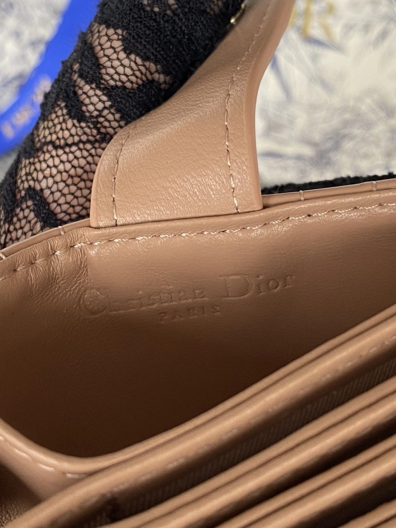 Ch**el wallets 4016a-0862
