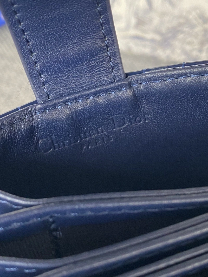 Ch**el wallets 4016a-0864