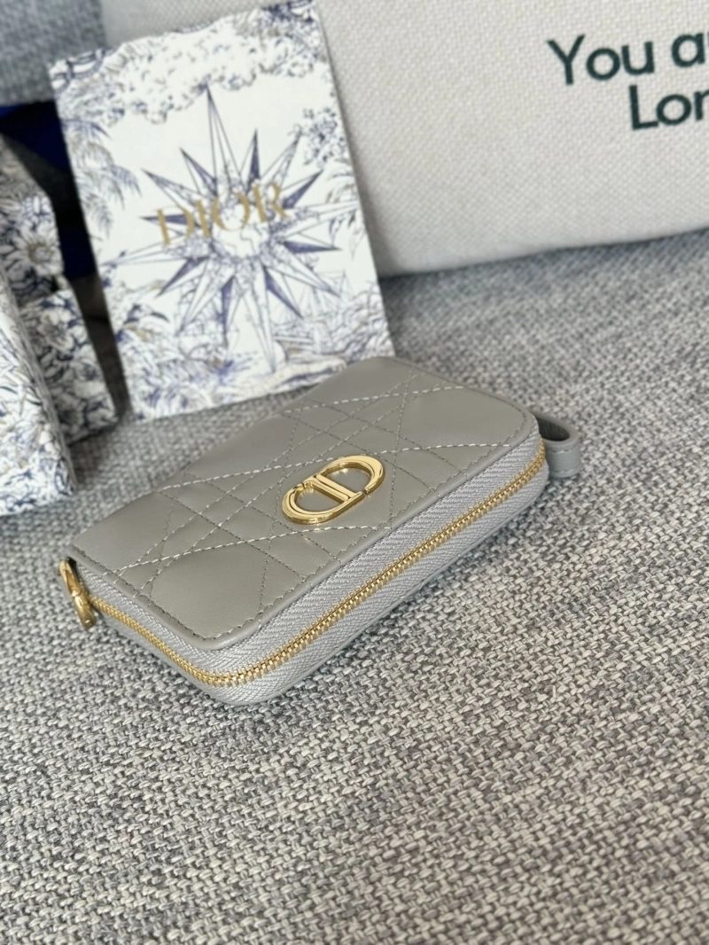 Ch**el wallets 4016a-0868