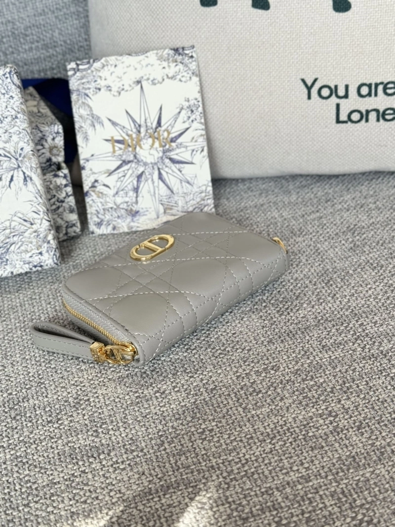 Ch**el wallets 4016a-0868