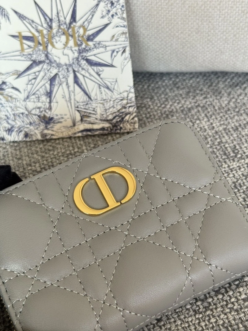 Ch**el wallets 4016a-0868