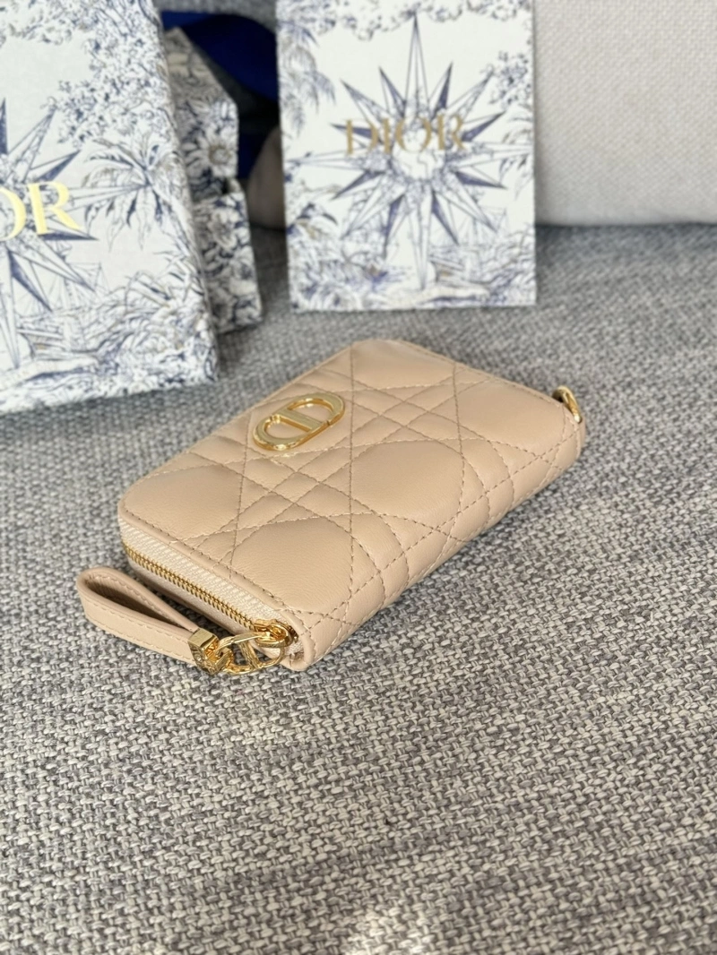 Ch**el wallets 4016a-0870
