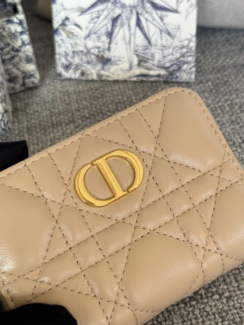 Ch**el wallets 4016a-0870
