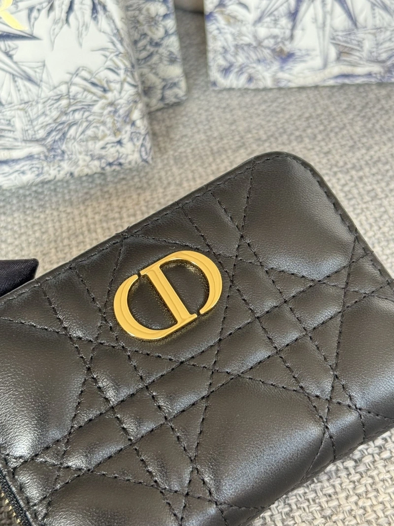 Ch**el wallets 4016a-0871