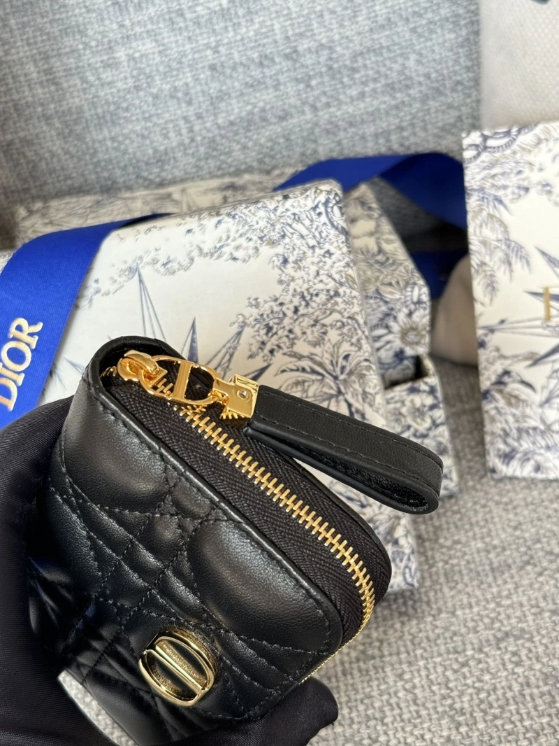 Ch**el wallets 4016a-0871