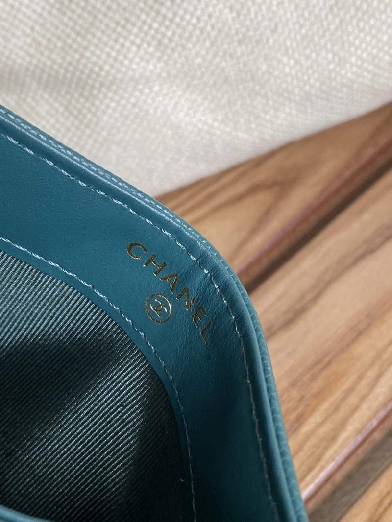 Ch**el wallets 4016a-0877