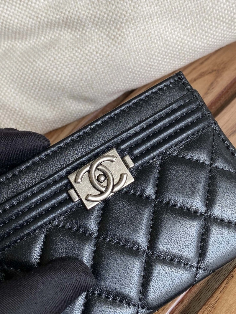 Ch**el wallets 4016a-0879