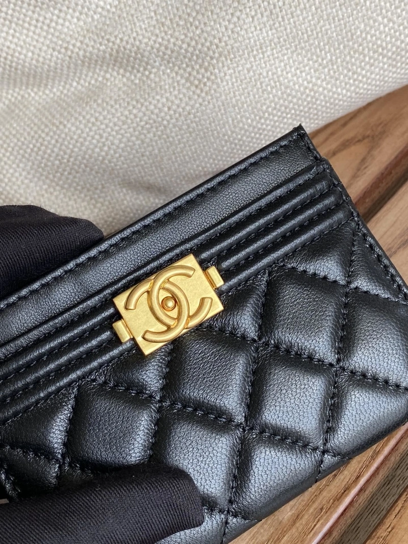 Ch**el wallets 4016a-0880