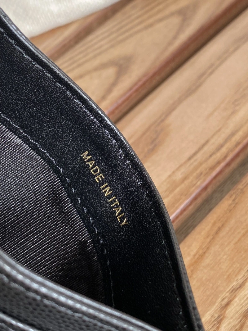 Ch**el wallets 4016a-0881