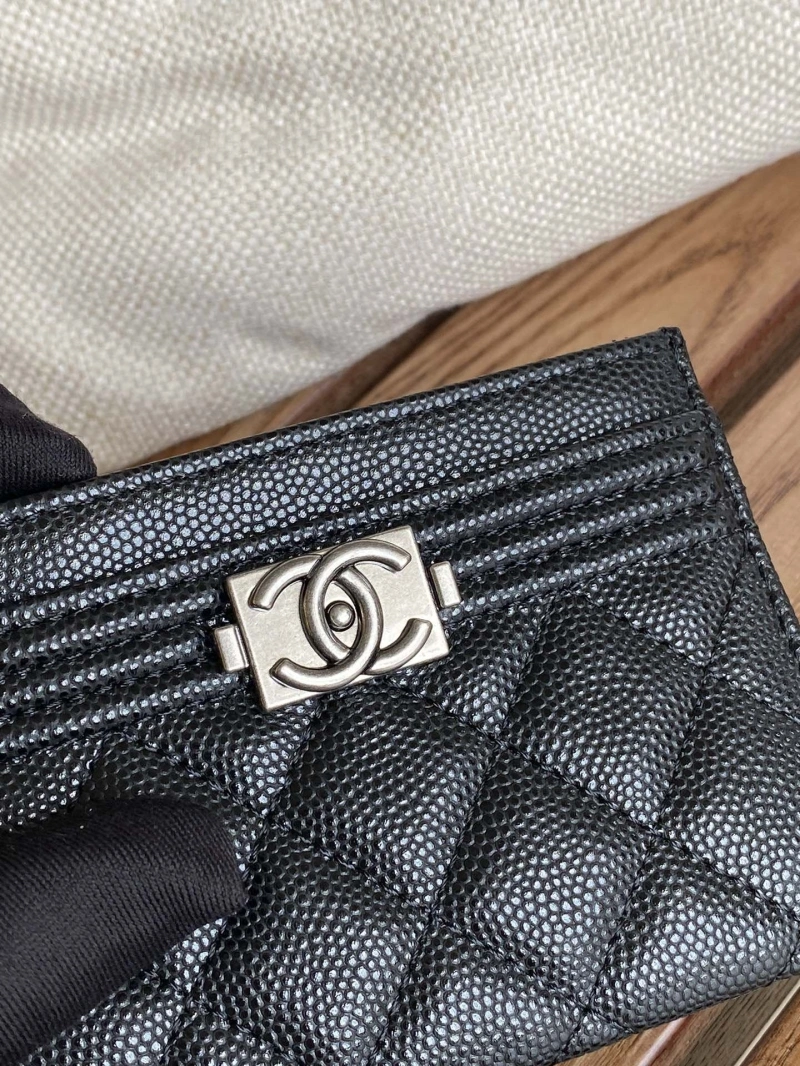 Ch**el wallets 4016a-0882