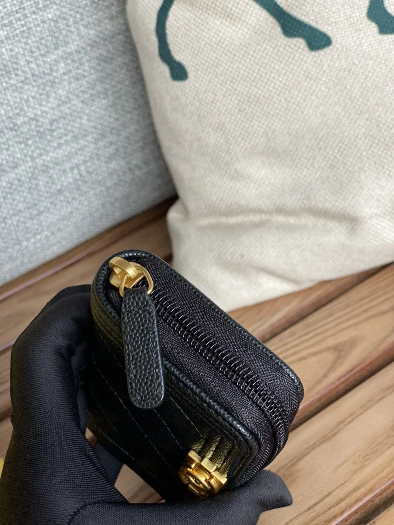 Ch**el wallets 4016a-0883