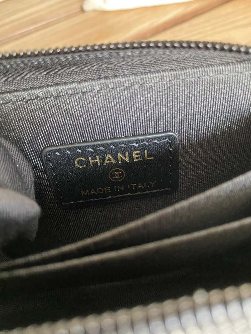 Ch**el wallets 4016a-0883