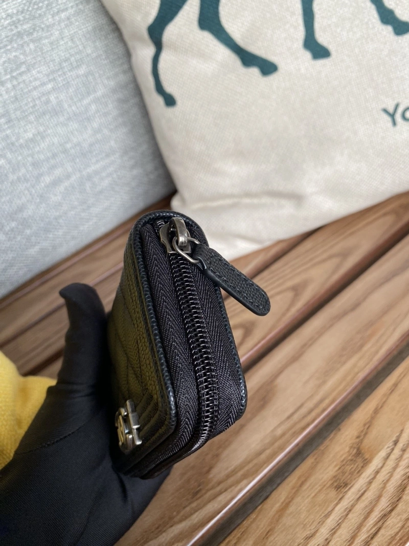 Ch**el wallets 4016a-0884
