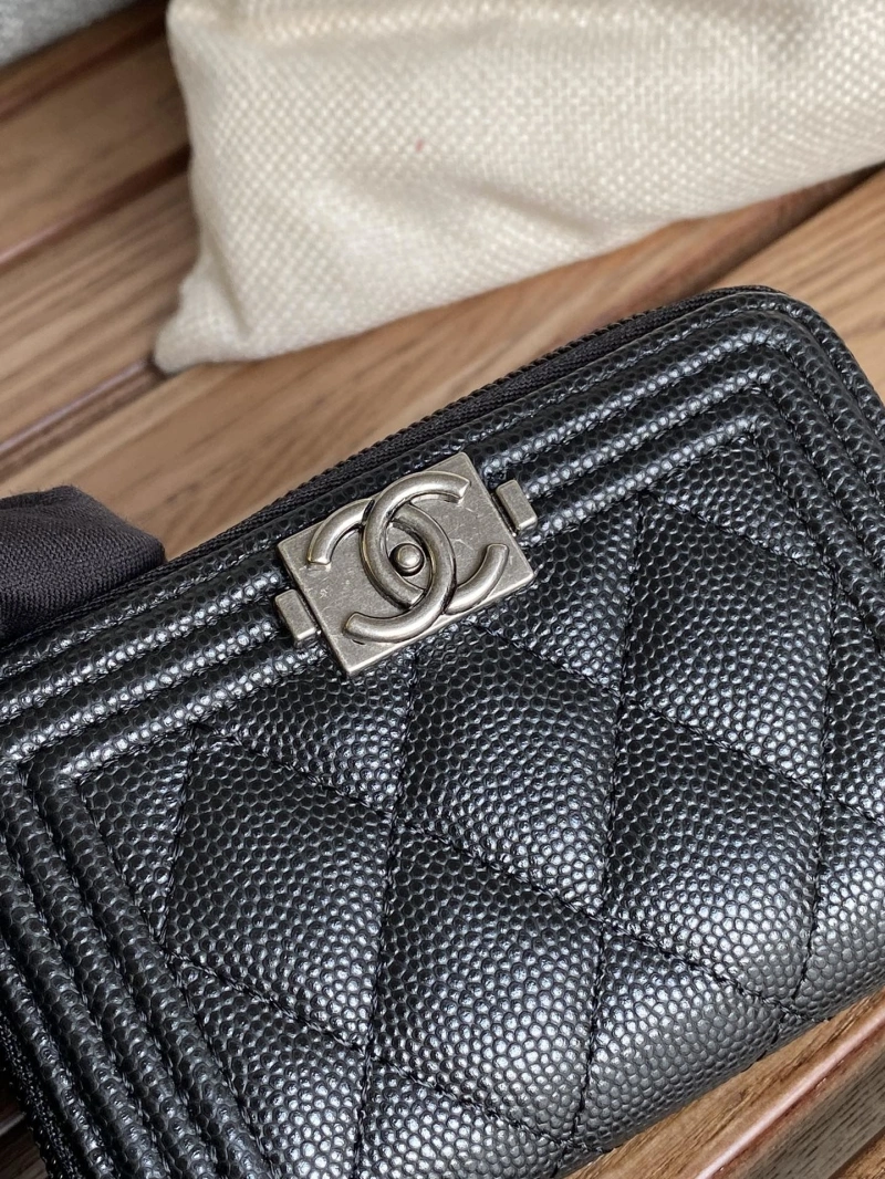 Ch**el wallets 4016a-0884