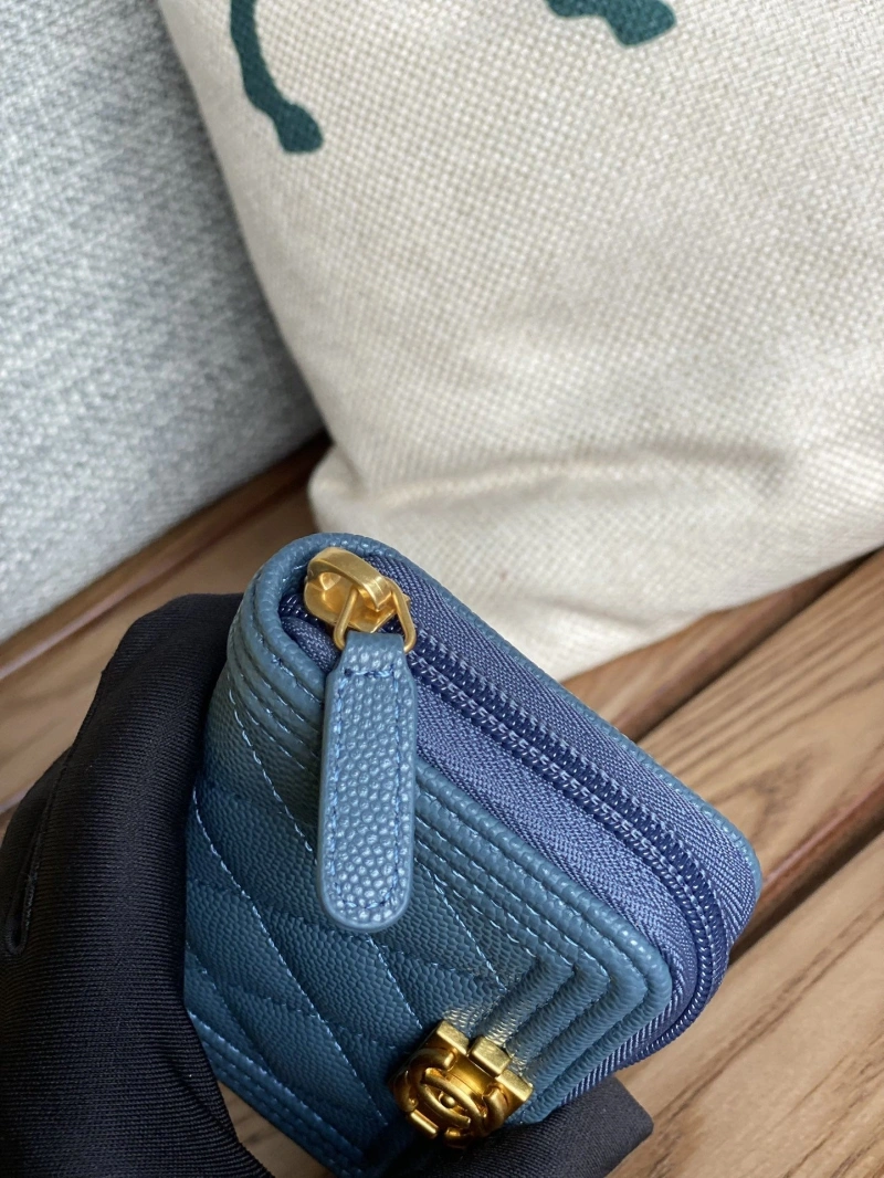 Ch**el wallets 4016a-0885