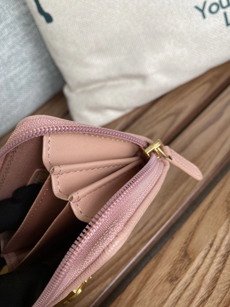 Ch**el wallets 4016a-0887