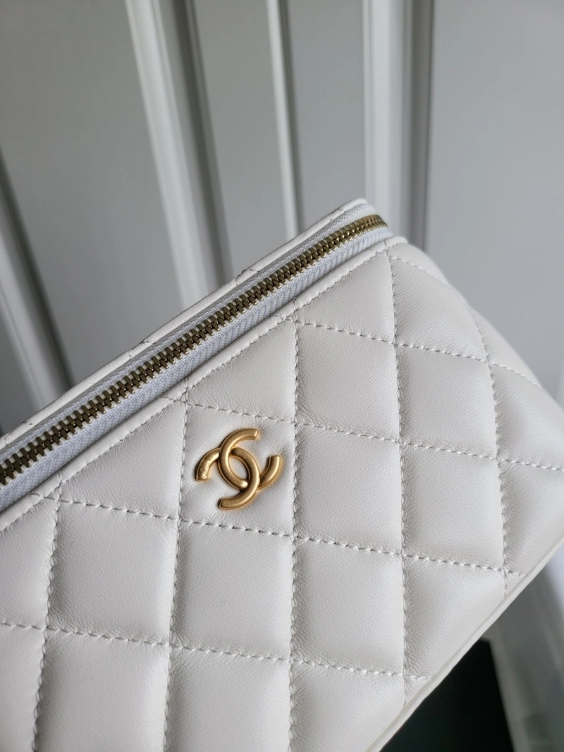 Ch**el cosmetic bags 4017-0227