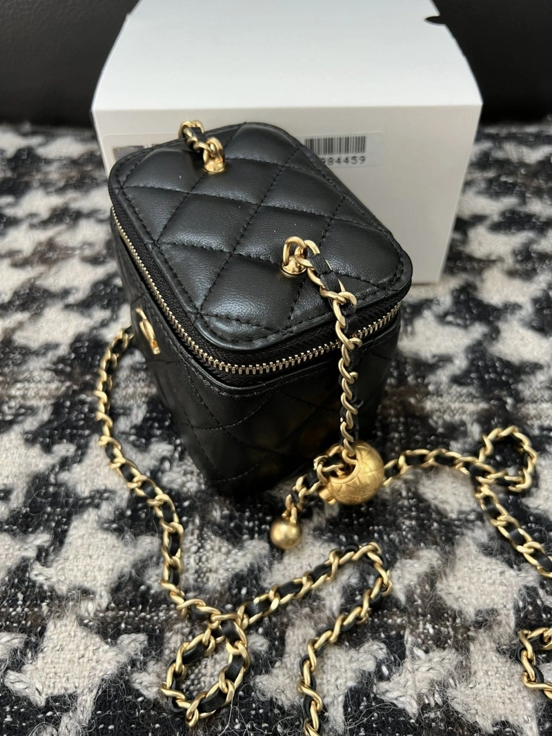 Ch**el cosmetic bags 4017-0346