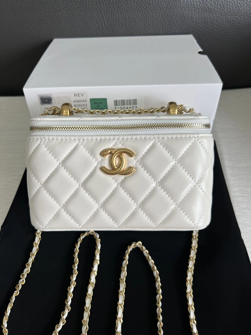Ch**el cosmetic bags 4017-0351