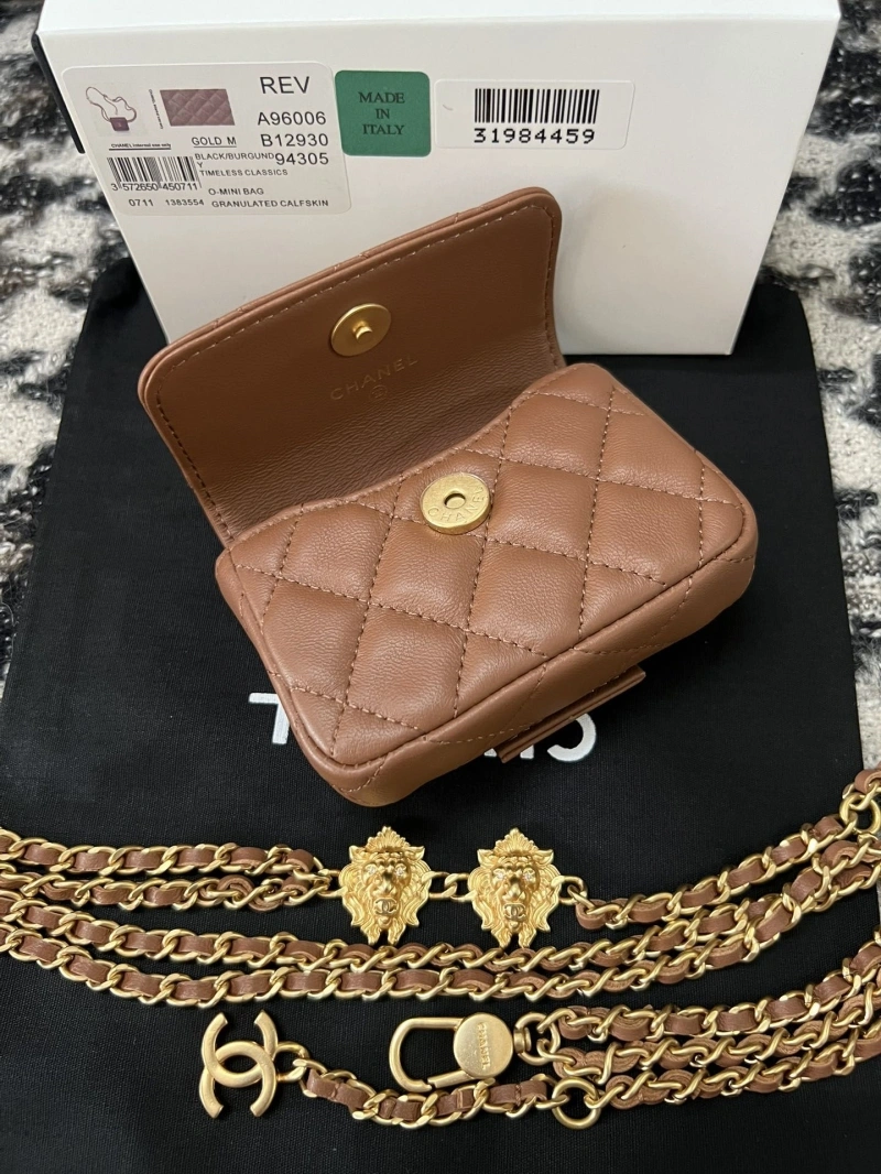 Ch**el wallets 4017-0357