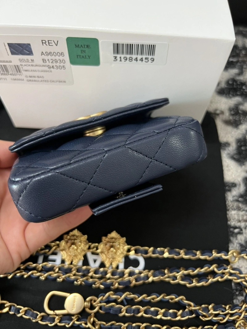 Ch**el wallets 4017-0358