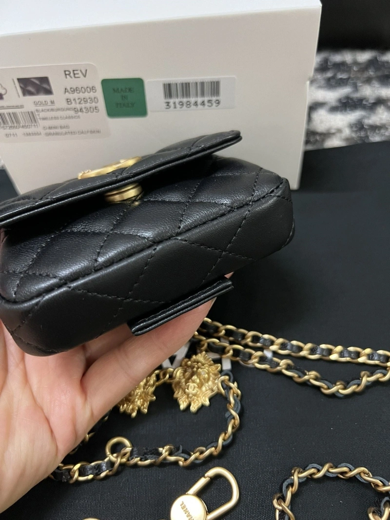 Ch**el wallets 4017-0359
