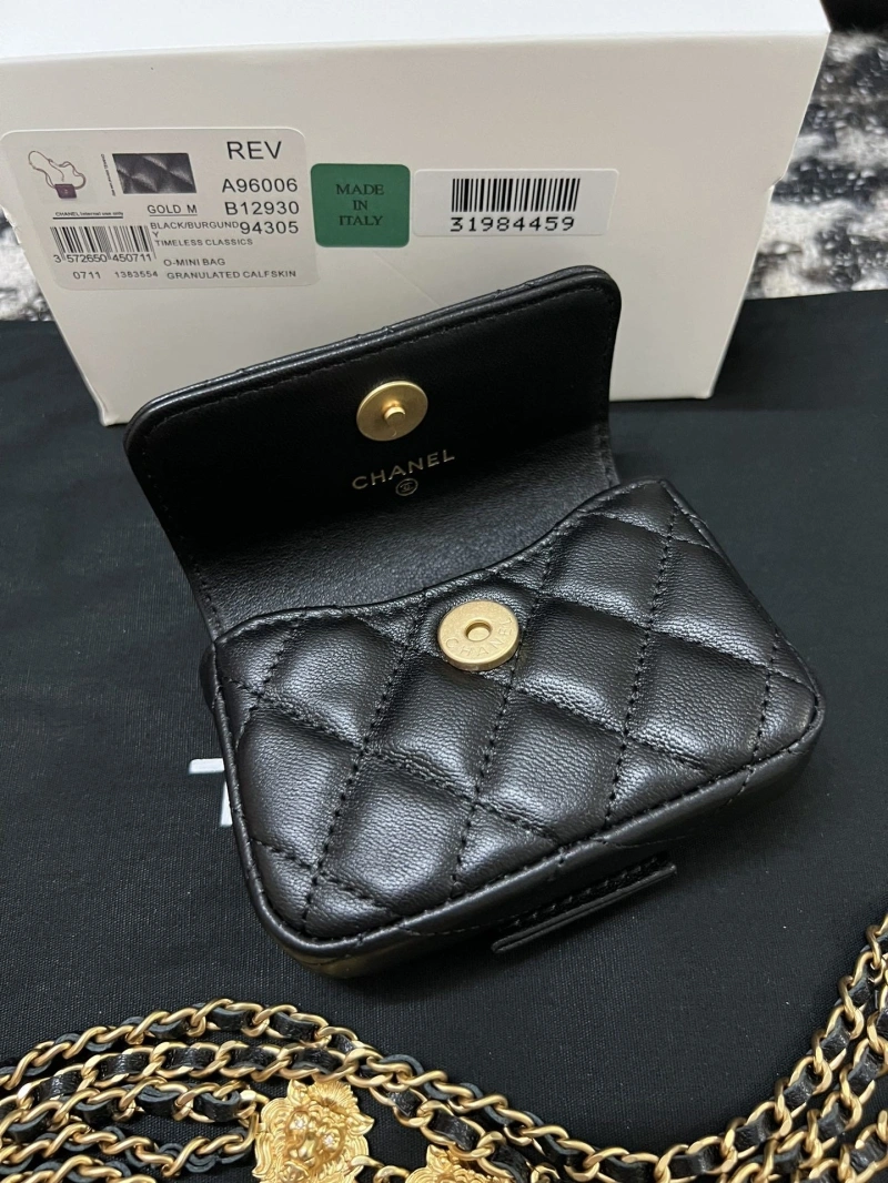 Ch**el wallets 4017-0359