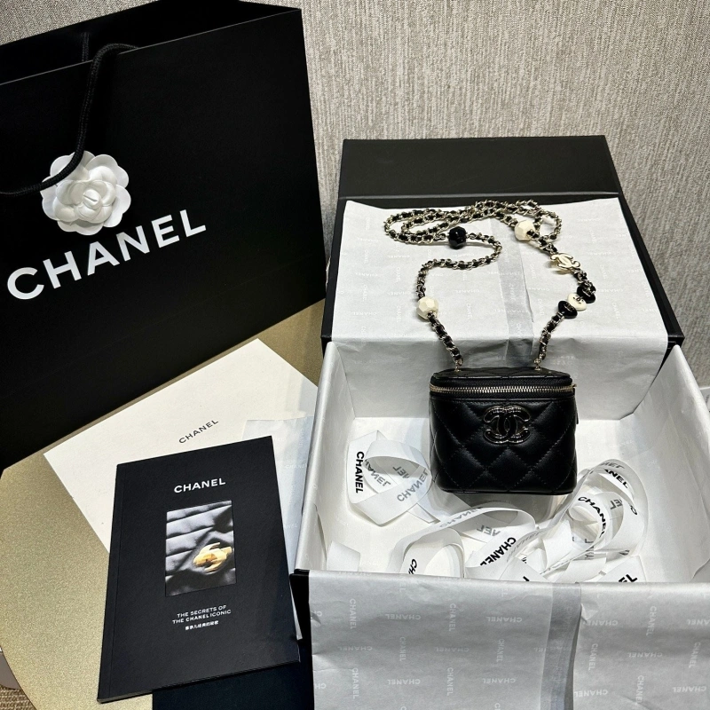 Ch**el cosmetic bags 4017-0468