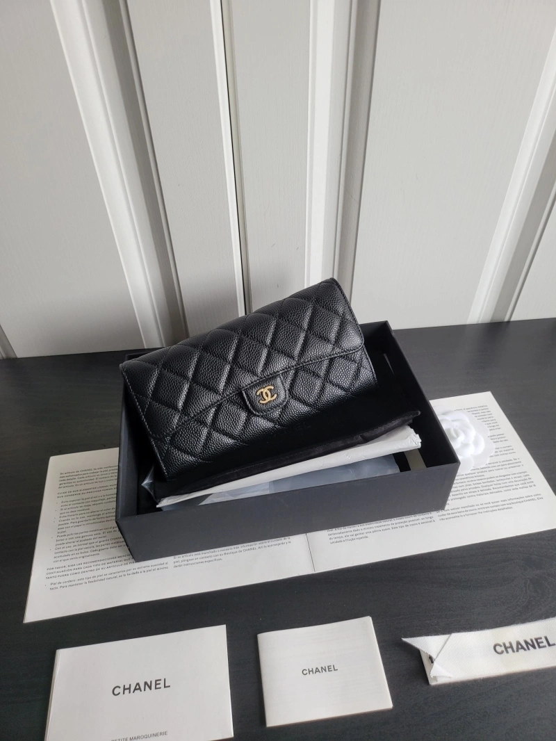 Ch**el wallets 4017-0476