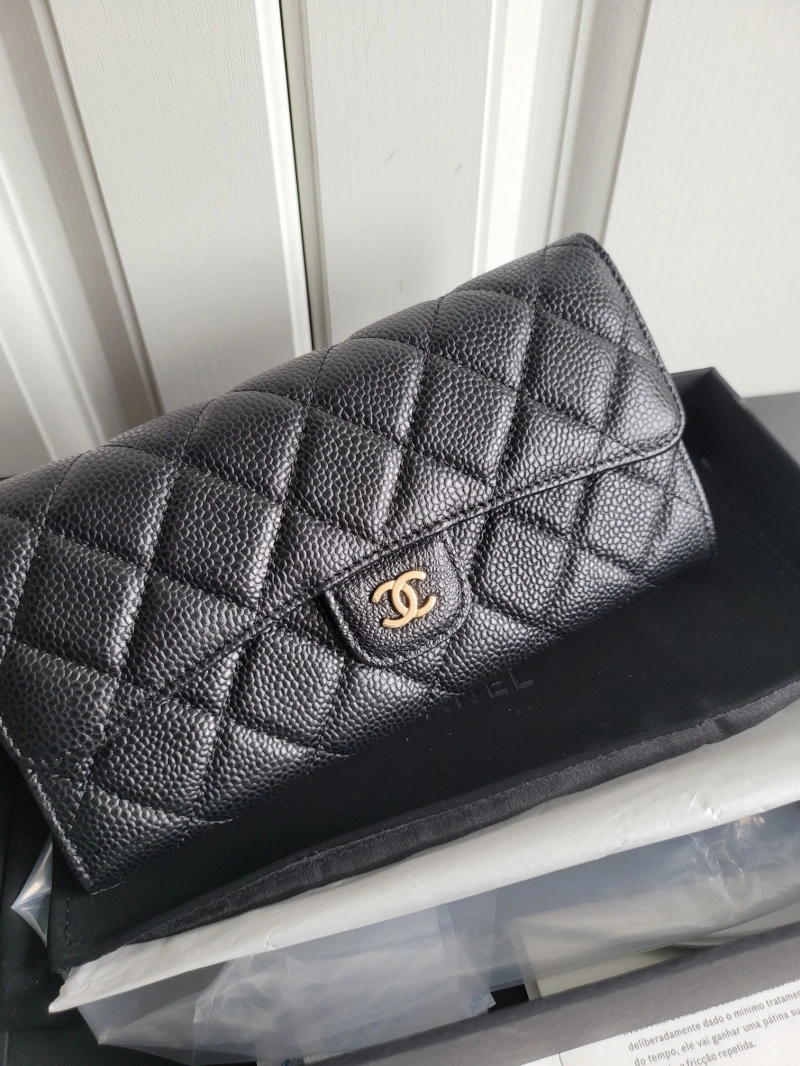 Ch**el wallets 4017-0476