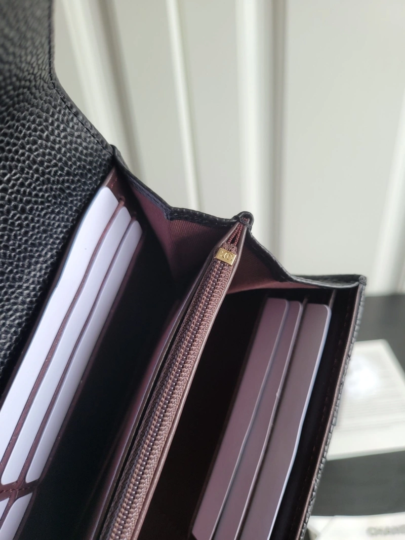 Ch**el wallets 4017-0476