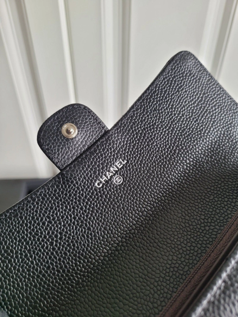 Ch**el wallets 4017-0477