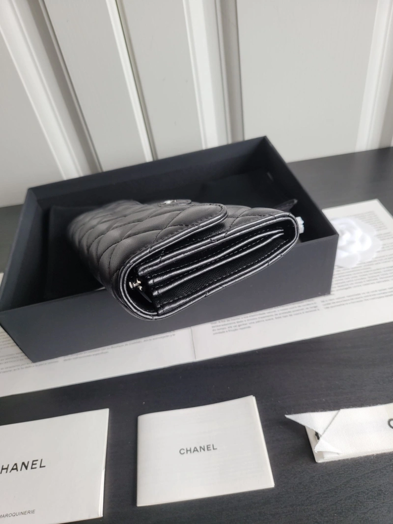Ch**el wallets 4017-0478