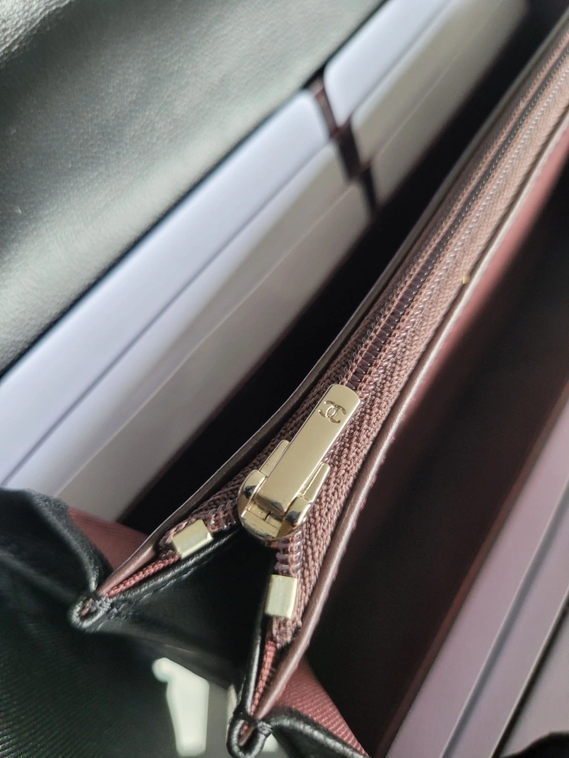 Ch**el wallets 4017-0478