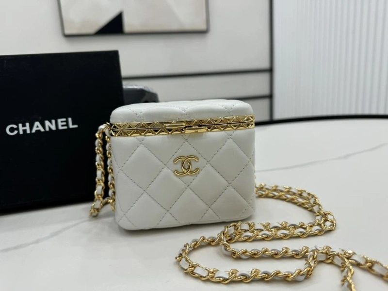 Ch**el cosmetic bags 4017-0494