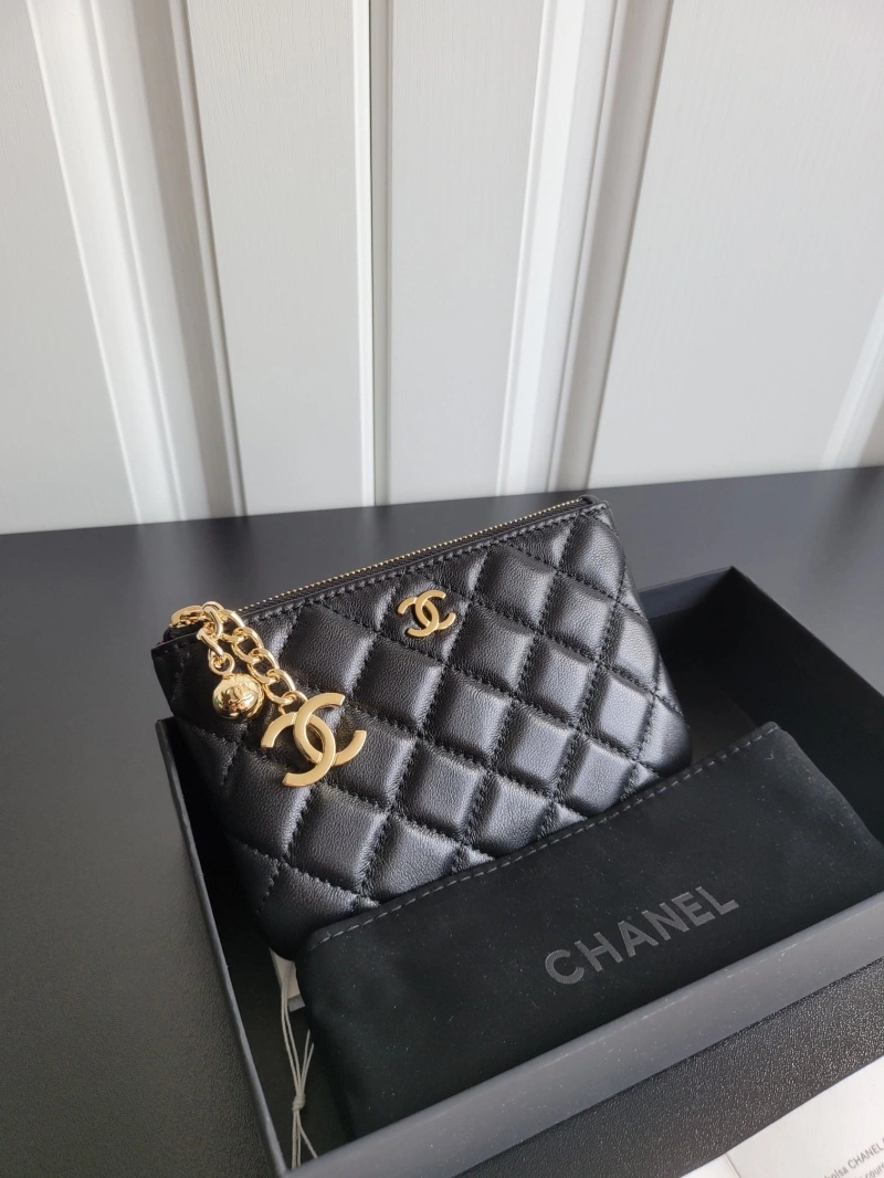 Ch**el wallets 4017-0564