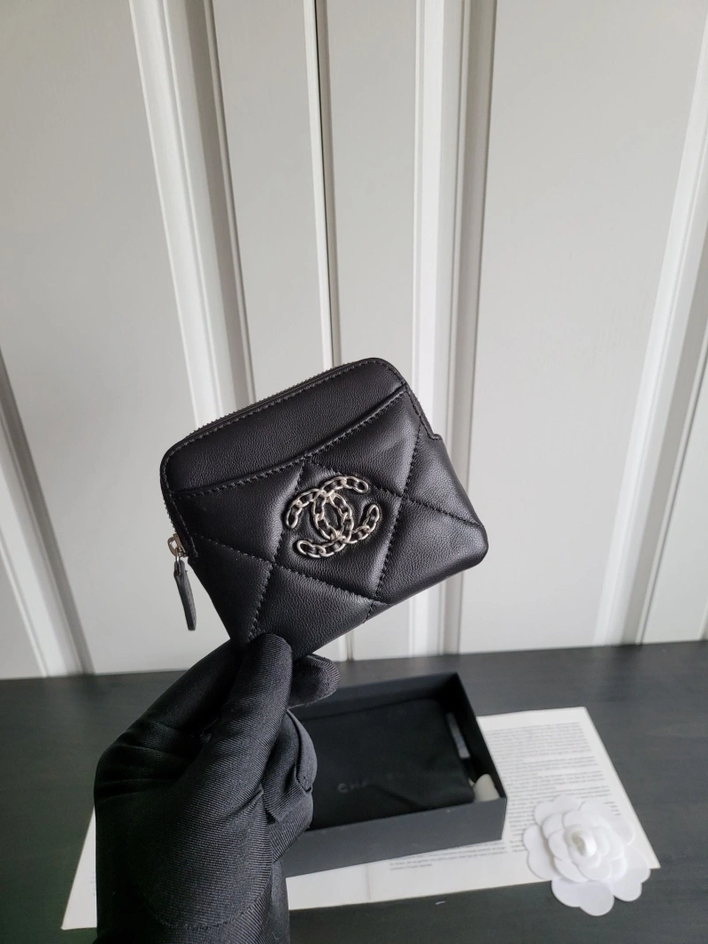Ch**el wallets 4017-0569