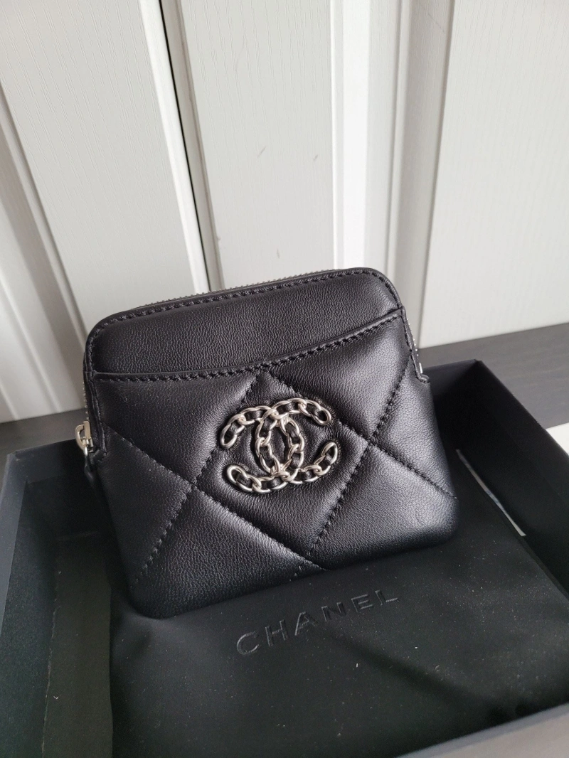 Ch**el wallets 4017-0569