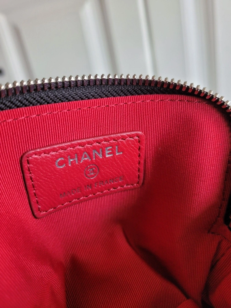 Ch**el wallets 4017-0569
