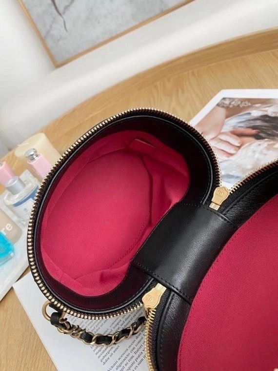 Ch**el cosmetic bags 4017-0672