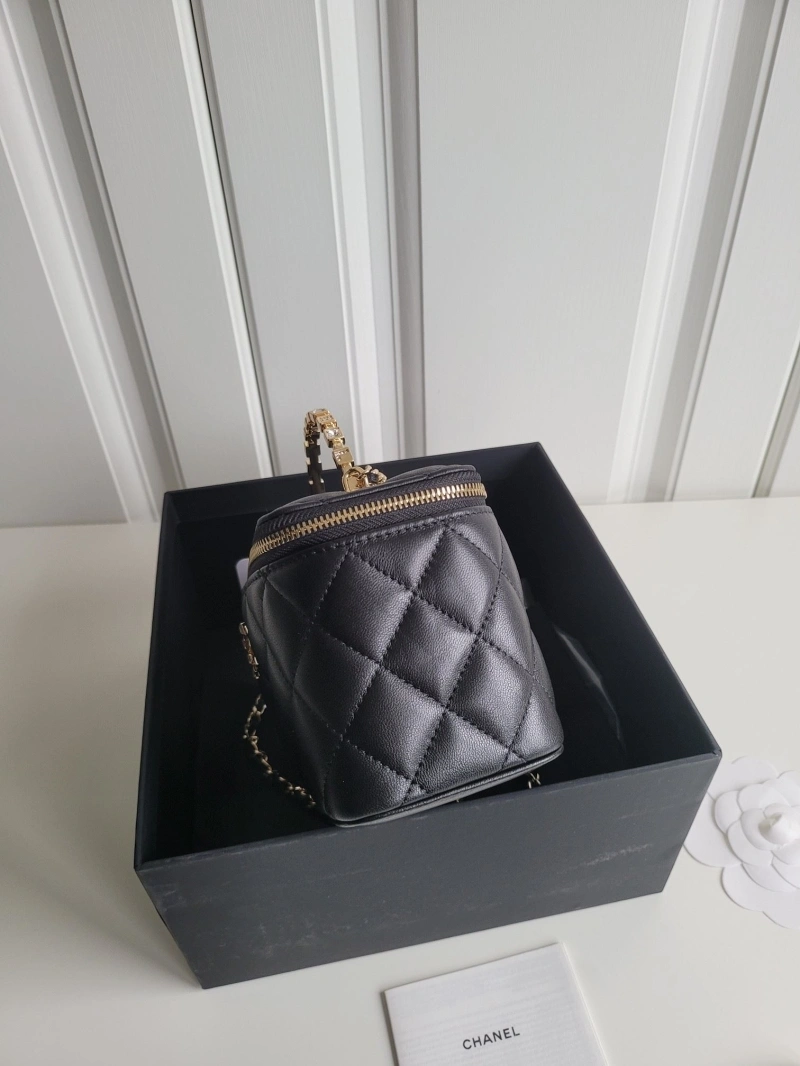 Ch**el cosmetic bags 4017-0677