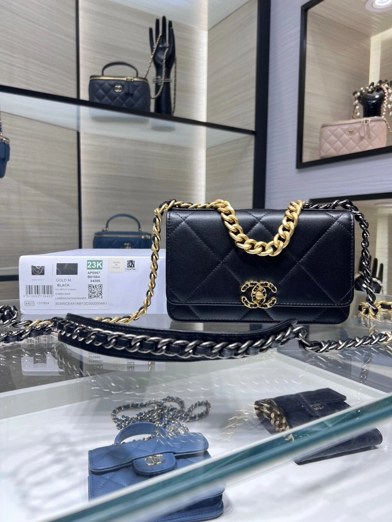 Ch**el 19 bags 4017-0694