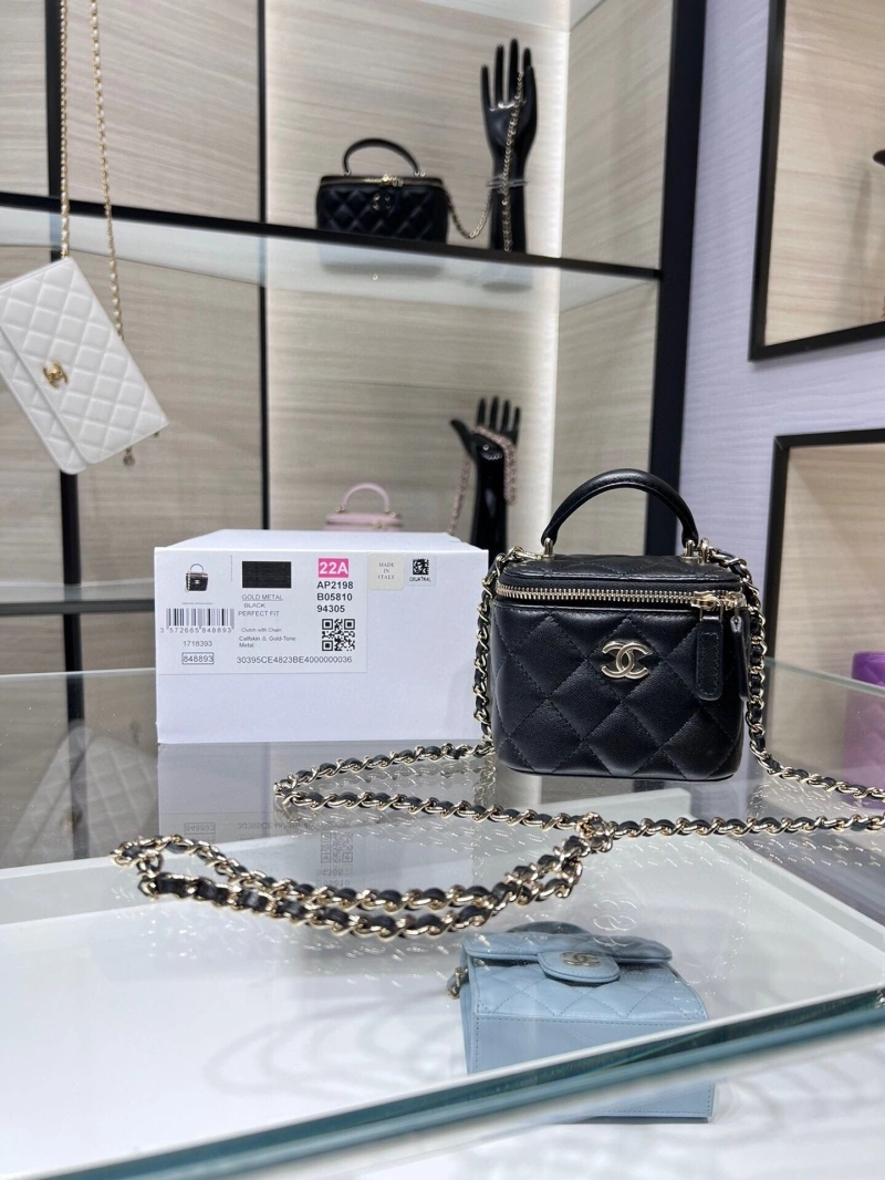 Ch**el cosmetic bags 4017-0701