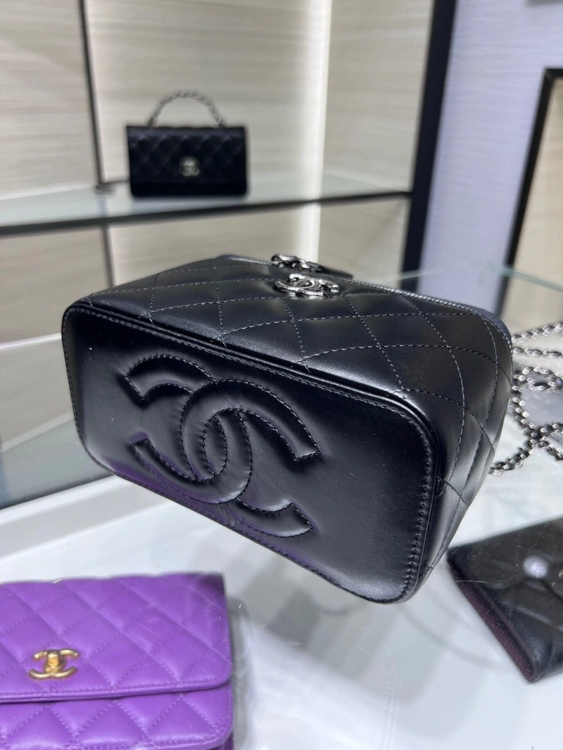 Ch**el cosmetic bags 4017-0702
